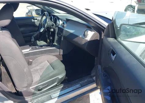 2007 Ford Mustang z USA, uszkodzony, nr VIN 1ZVFT80N575312871